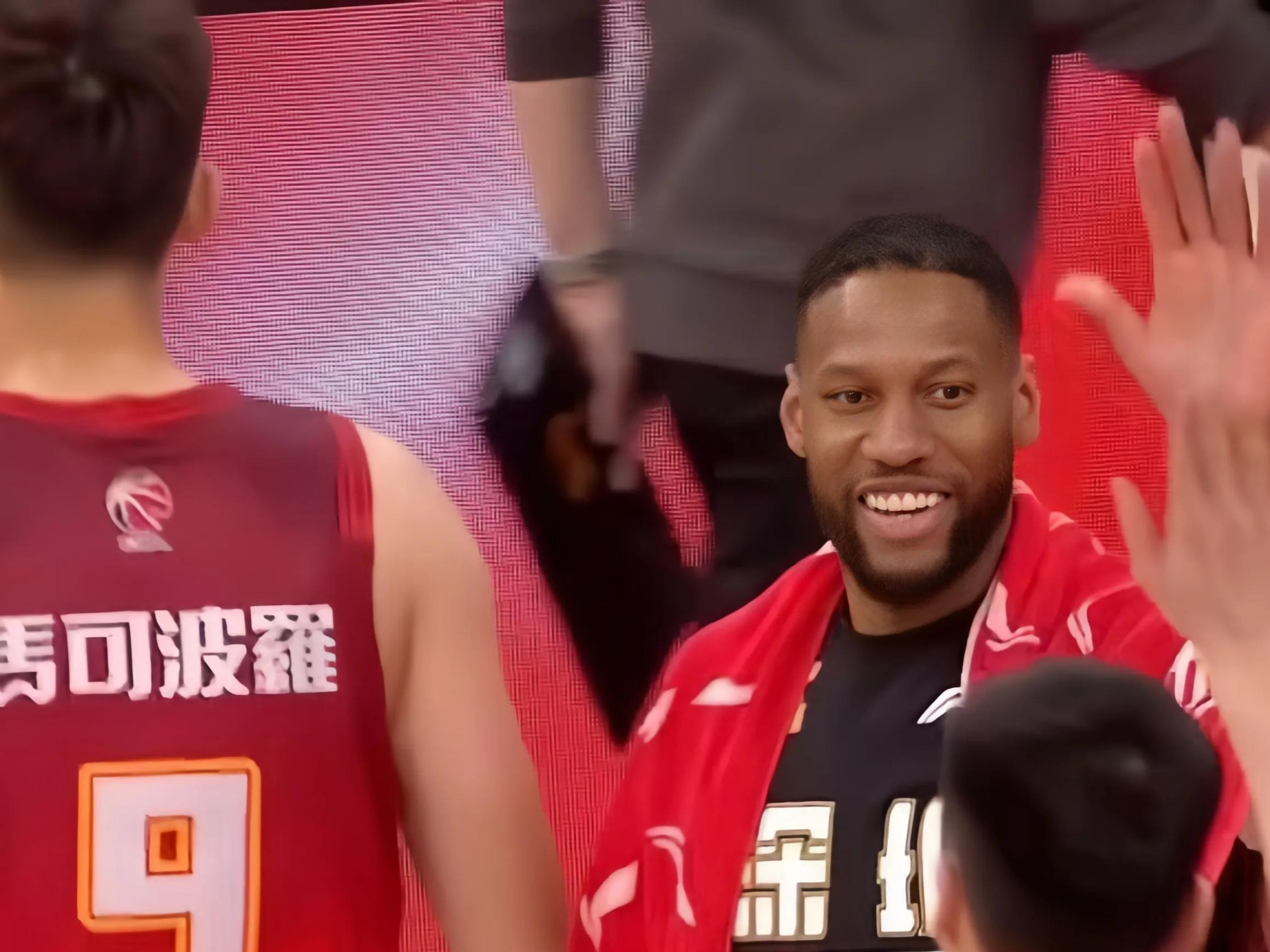 包含深圳队险胜湖南男篮，紧张对决惊险收官的词条