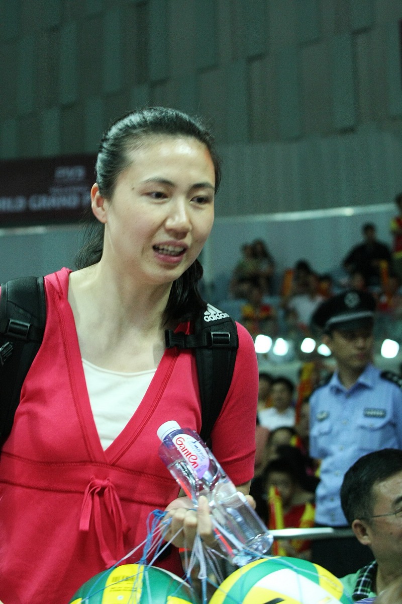 爱游戏官方登录入口-俄罗斯举重名将稳坐金牌，实力过人