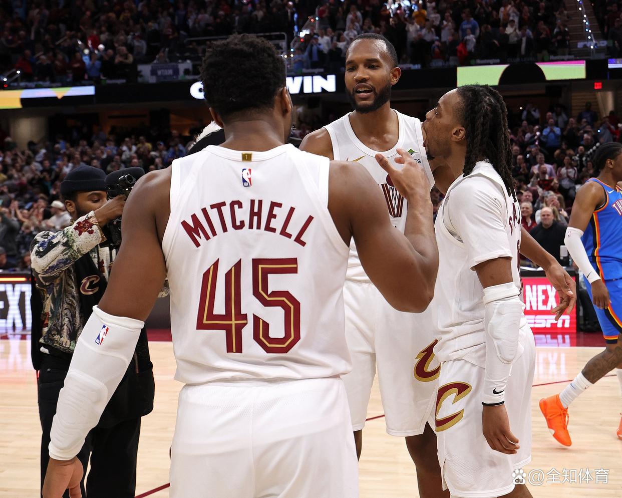 爱游戏app-包含火箭险胜奇才，晋级东部冠军赛一役！的词条