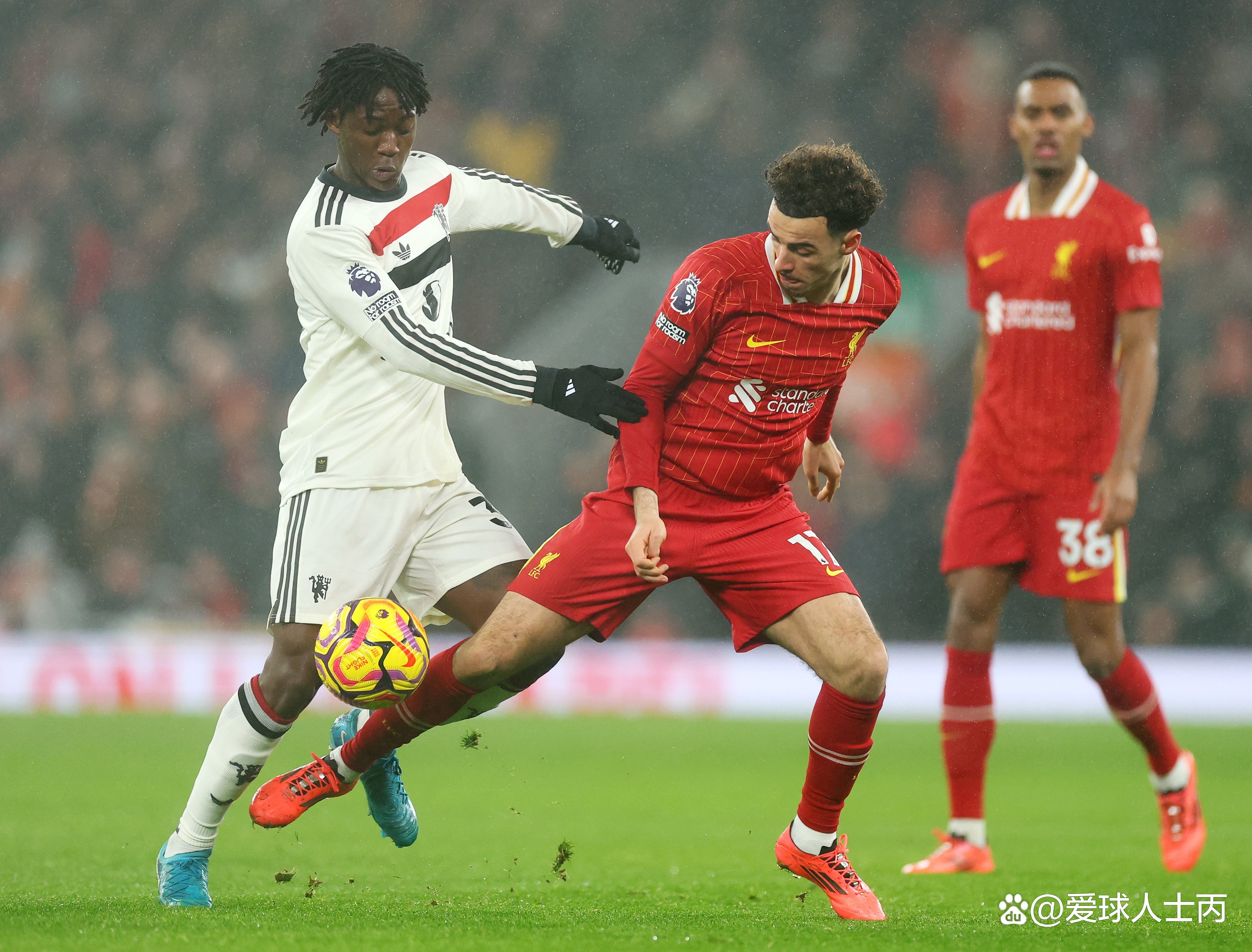 爱游戏网页版-利物浦后防曼联力挽狂澜，主场大胜对手的简单介绍