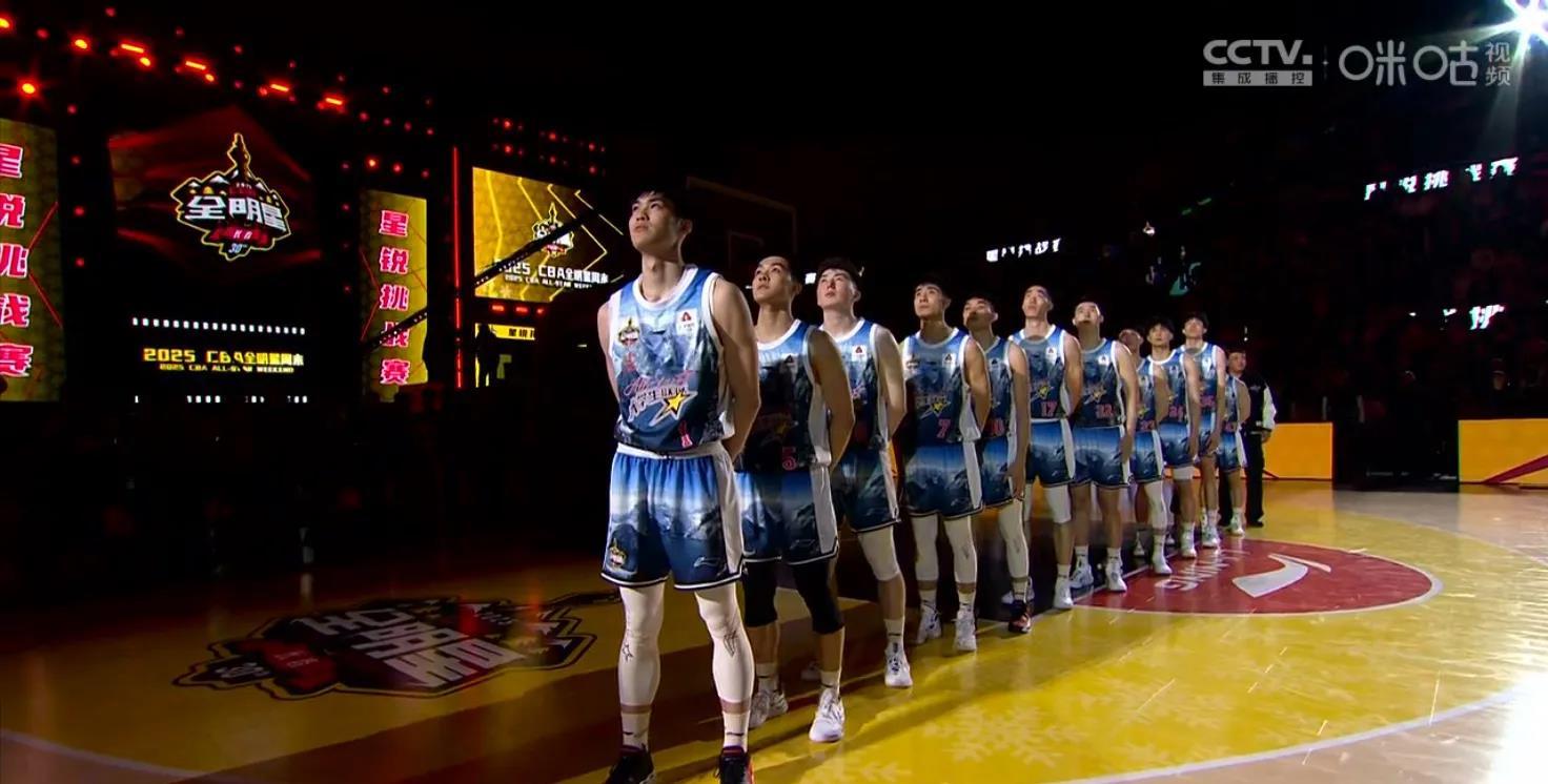 爱游戏官网-青年球员展现出色表现赢得观众掌声