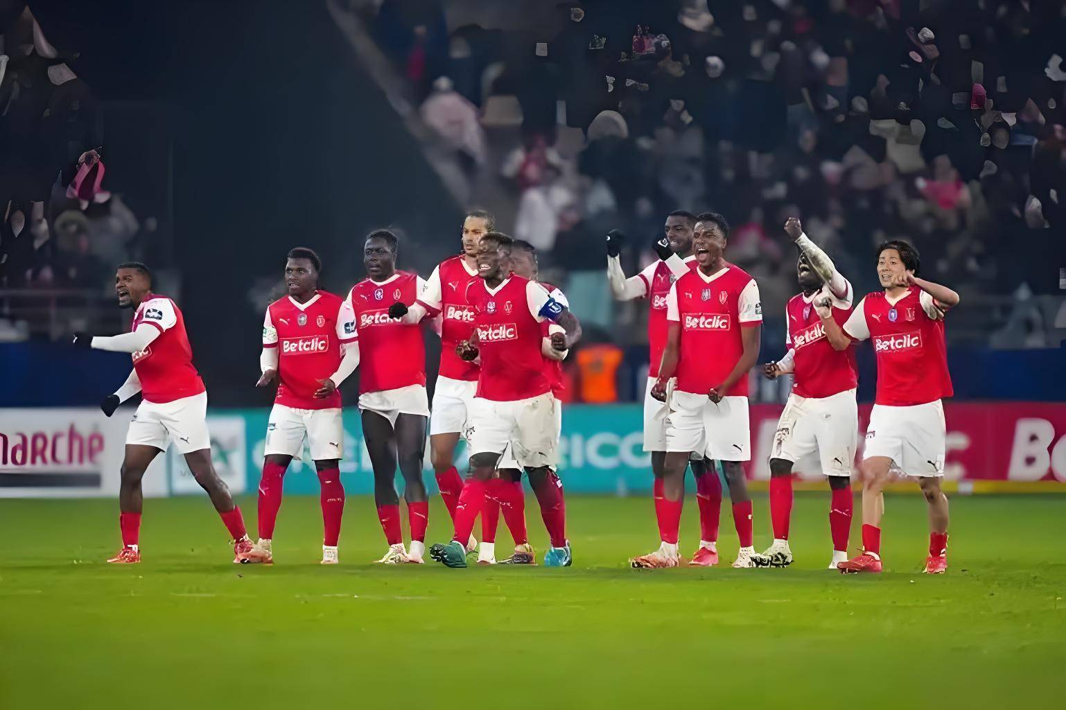 包含热刺连败无缘欧战，前景堪忧的词条