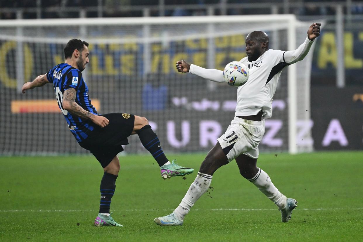 那不勒斯球队士气高涨取得连胜的简单介绍 那不勒斯球队士气高涨取得连胜的简单介绍