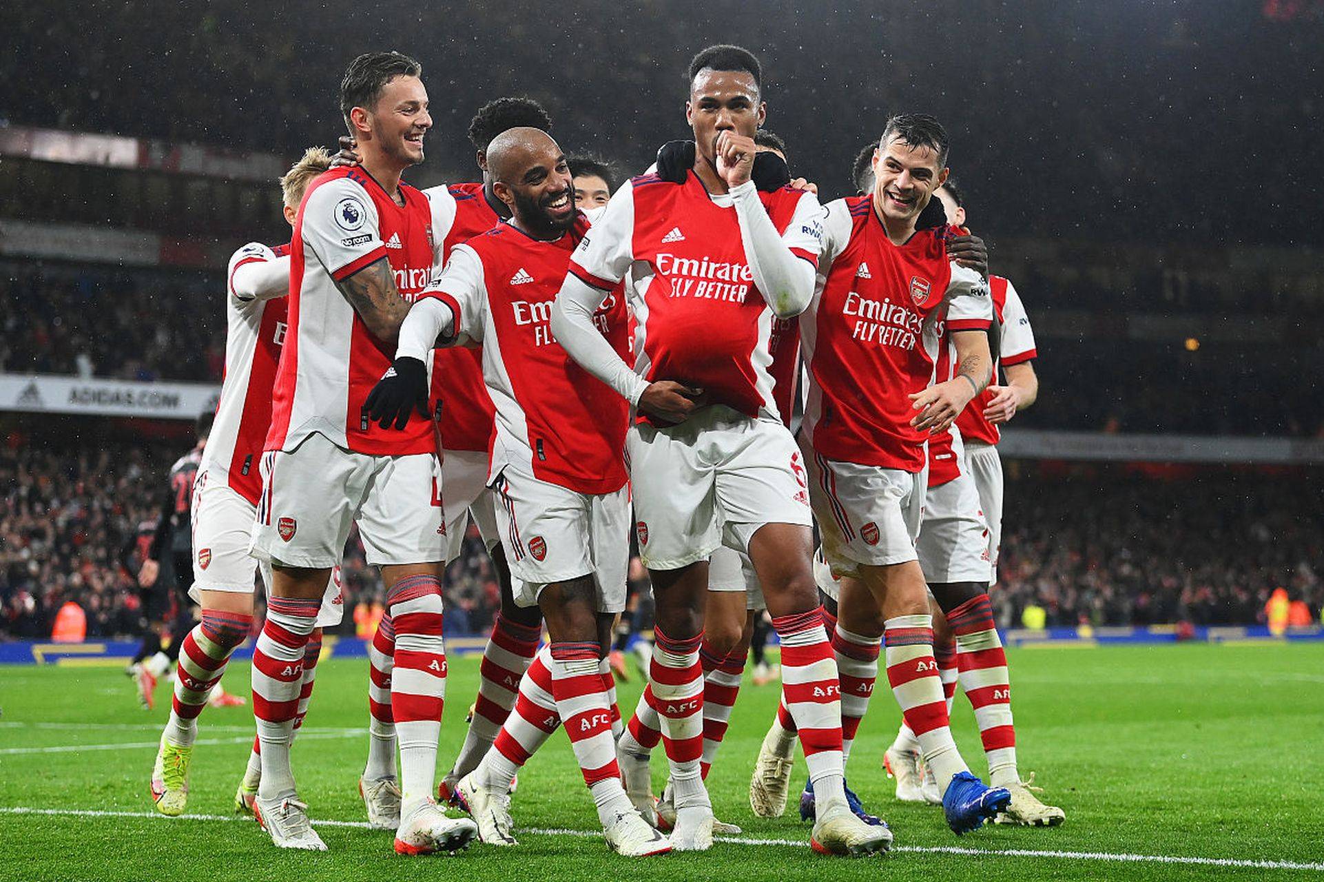 阿森纳主场胜利,球队士气高涨 阿森纳主场胜利,球队士气高涨