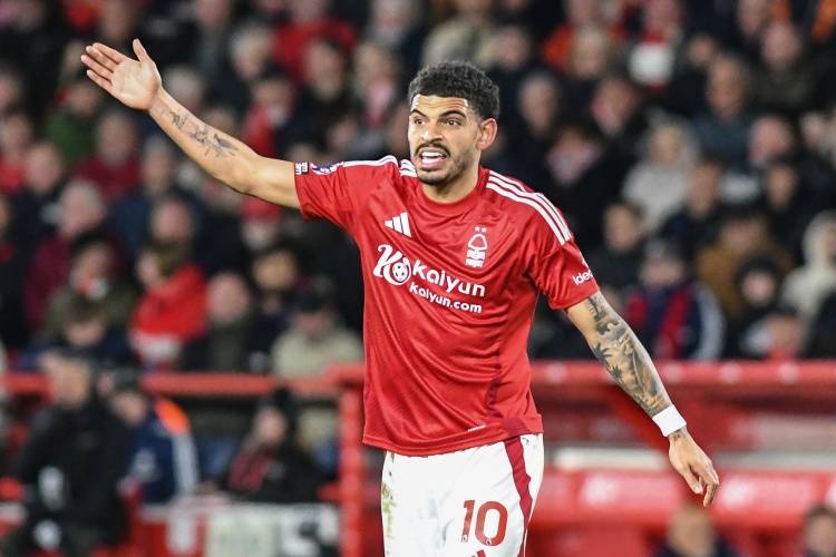 凯泽斯劳滕队球员奋力拼搏,斩获三分的简单介绍 凯泽斯劳滕队球员奋力拼搏,斩获三分的简单介绍