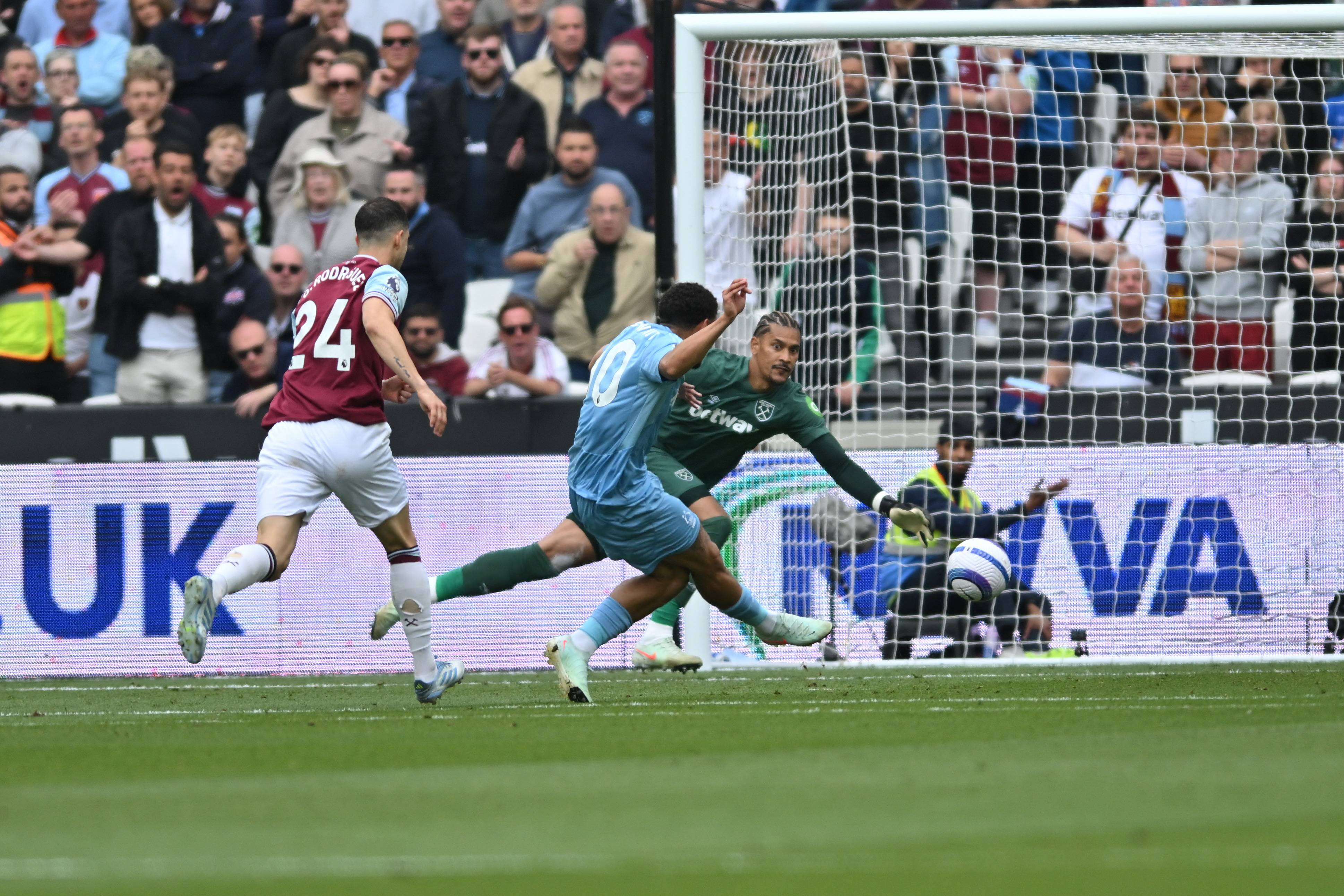 爱游戏网页版登录入口-西汉姆联客场告捷，继续保持胜利势头