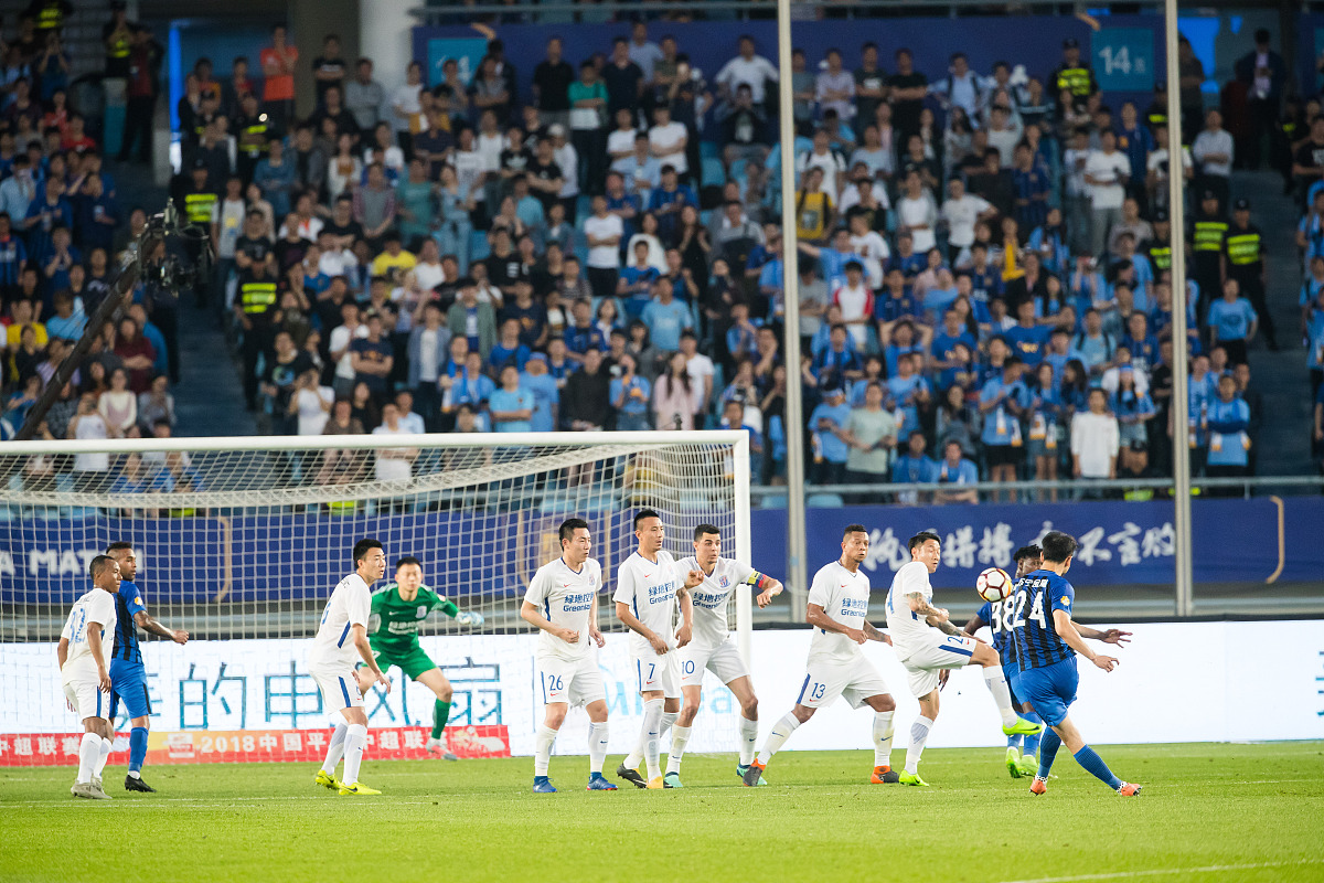 爱游戏登录-精彩比赛中，球员发挥出色，取得胜利