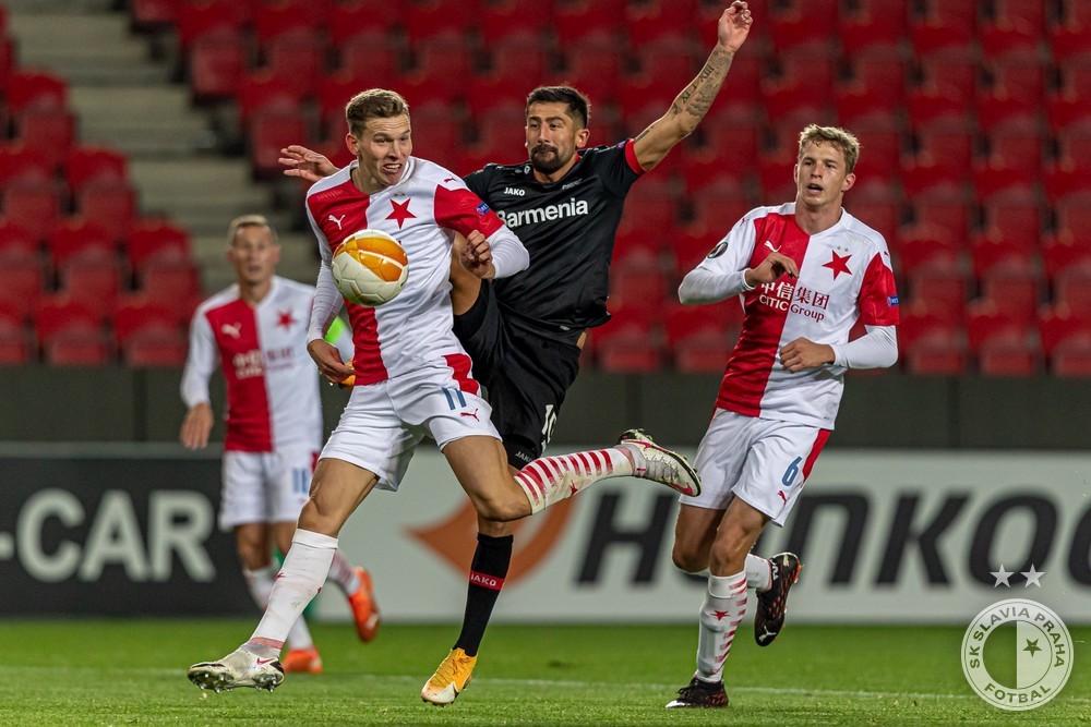 爱游戏app下载-爱尔兰队力挽狂澜，绝杀对手晋级夺冠