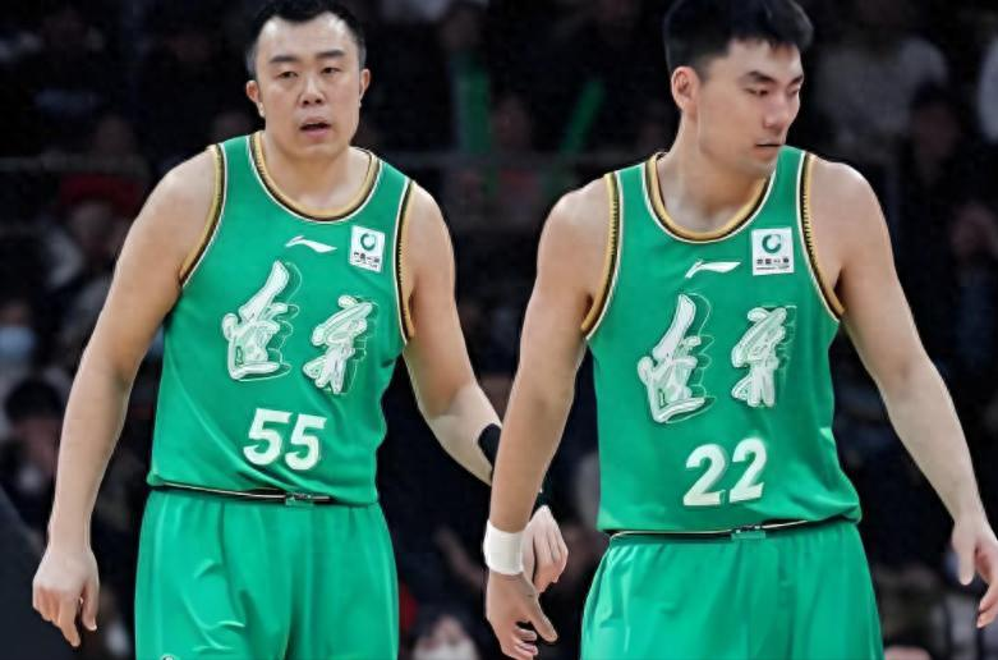 男子篮球联赛最热门:各队拼尽全力争夺胜利的简单介绍 男子篮球联赛最热门:各队拼尽全力争夺胜利的简单介绍