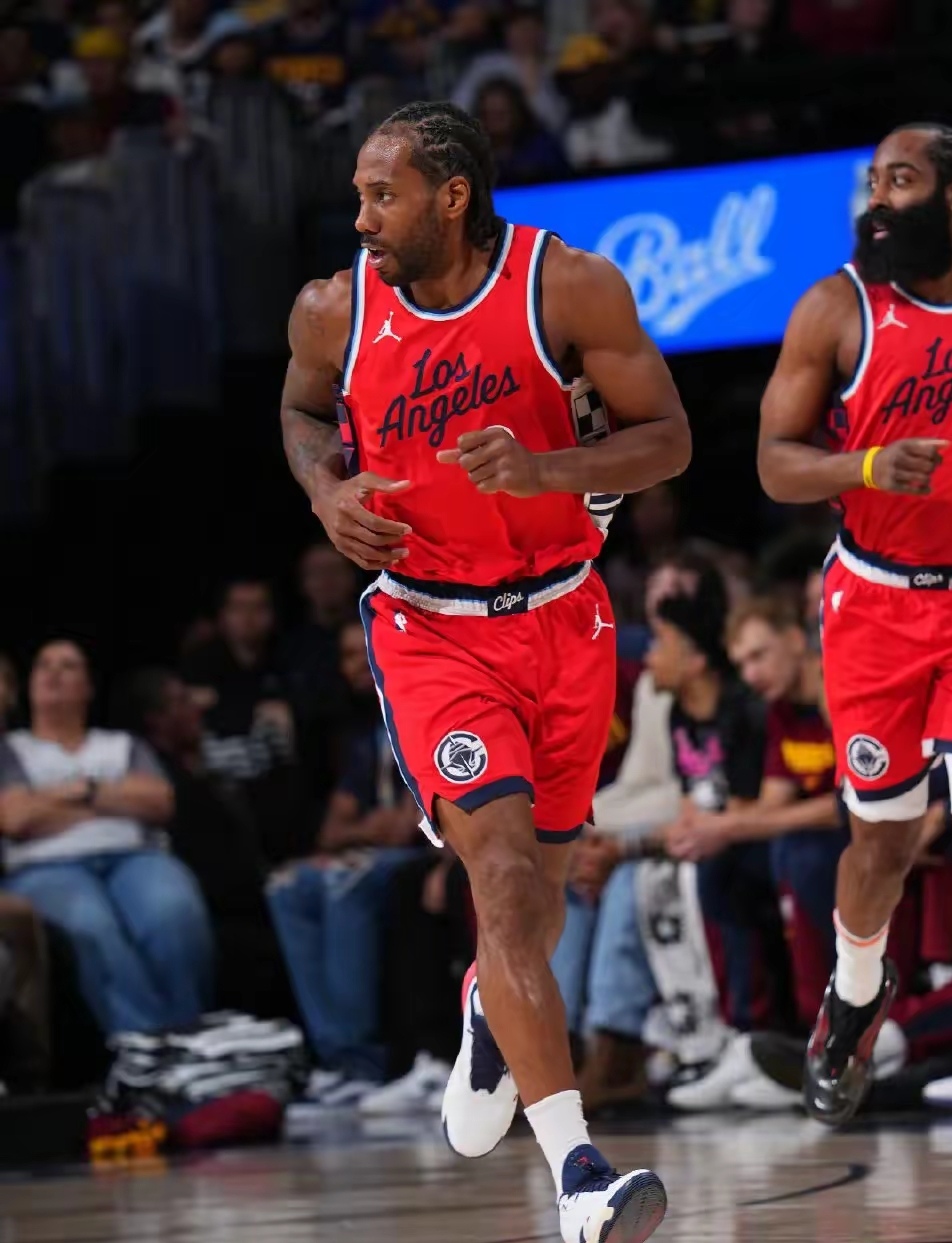 伦纳德独揽30+10,快船大胜太阳的简单介绍 伦纳德独揽30+10,快船大胜太阳的简单介绍