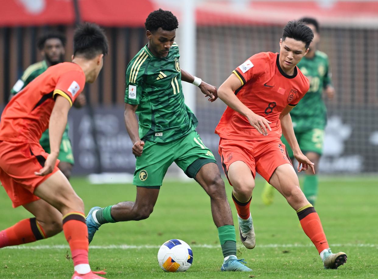 爱游戏app下载-阿拉伯球队夺得亚洲杯冠军，奋力拼抢的简单介绍