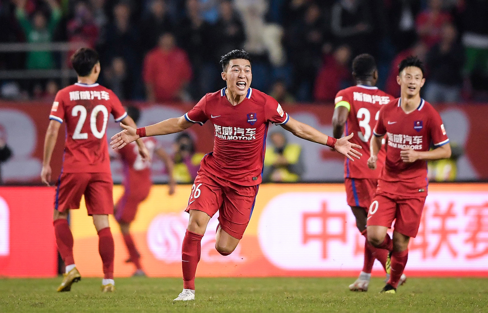 重庆斯威豪取三分,保持积分榜前列的简单介绍 重庆斯威豪取三分,保持积分榜前列的简单介绍