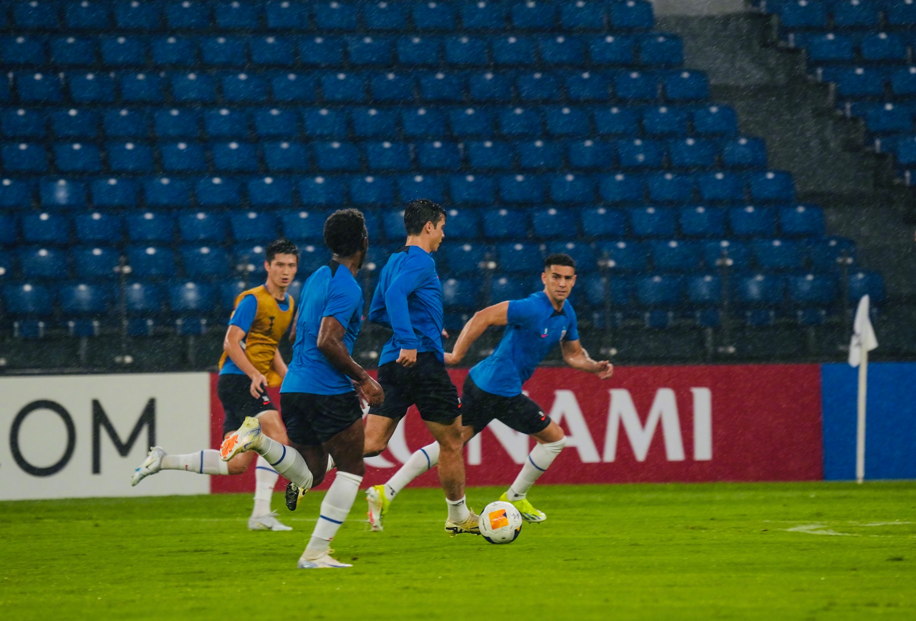 紧张的比赛中,一支球队以微弱优势取胜的简单介绍 紧张的比赛中,一支球队以微弱优势取胜的简单介绍